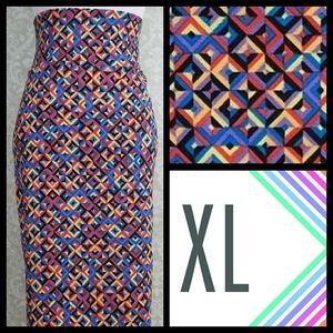 LulaRoe Xl Cassie Skirt/Scarf/Top